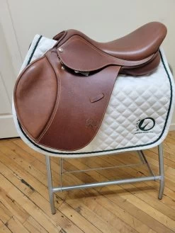 Pessoa AO AMS Saddle