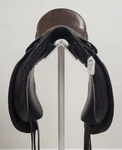 County Competitor 16.5" M -Equestrian Supply Shop 20230920 120746