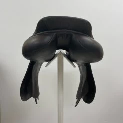 County Symmetry 18.5" M -Equestrian Supply Shop img 0047 3