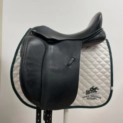 Black Country Eloquence 18" W