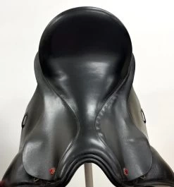 Albion Legend 17.5" XXW -Equestrian Supply Shop img 2285