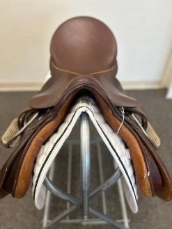 Stubben Siegfried 17" NM -Equestrian Supply Shop img 4062