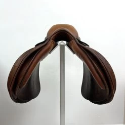 HDR Close Contact Pro 17" M -Equestrian Supply Shop img 9630